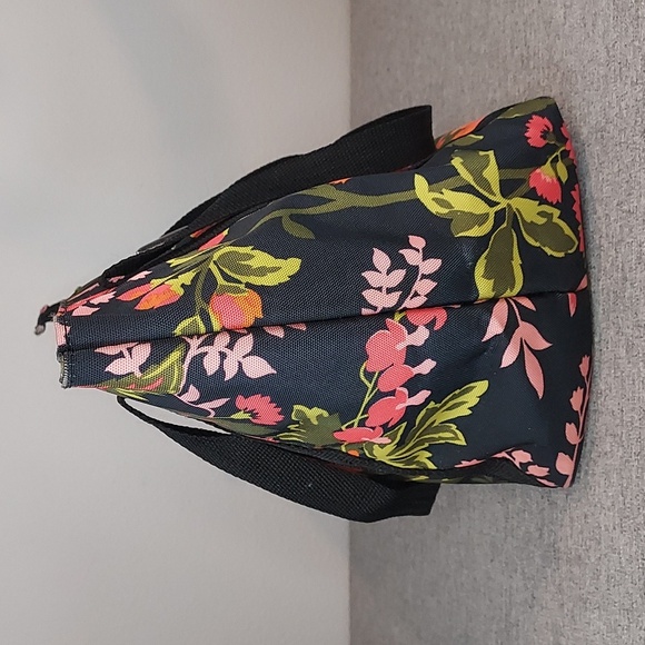 Isaac Mizrahi Floral Patterned Insulated Lunch Tote Cooler Bag - Picture 6 of 14
